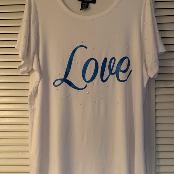 Beautiful white tee, only worn once. Soft, comfortable. - Picture 2 of 4